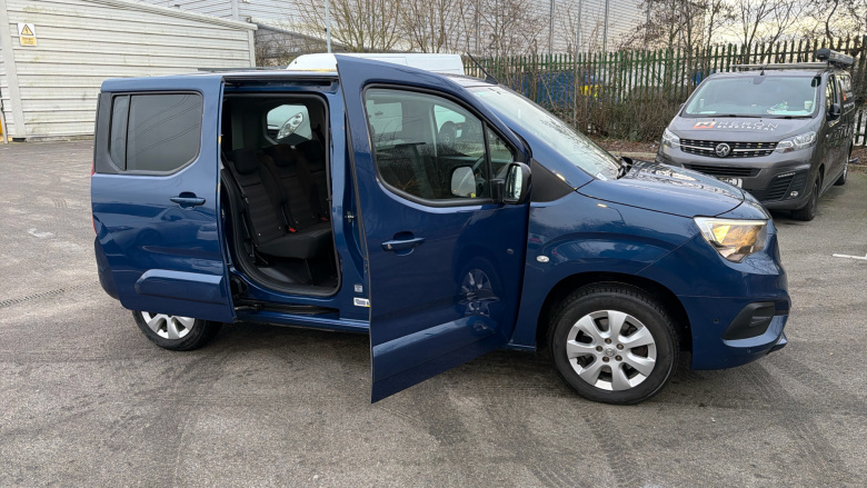 Vauxhall Combo Life 1.5 Turbo D 130 SE 5dr Diesel Estate